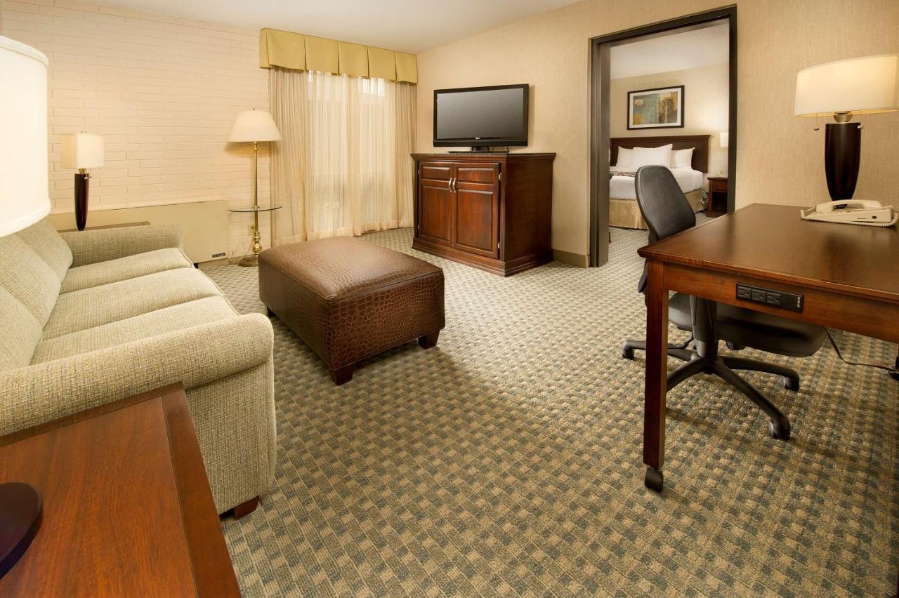Drury & Kansas Stadium- Kansas Hotel 3*