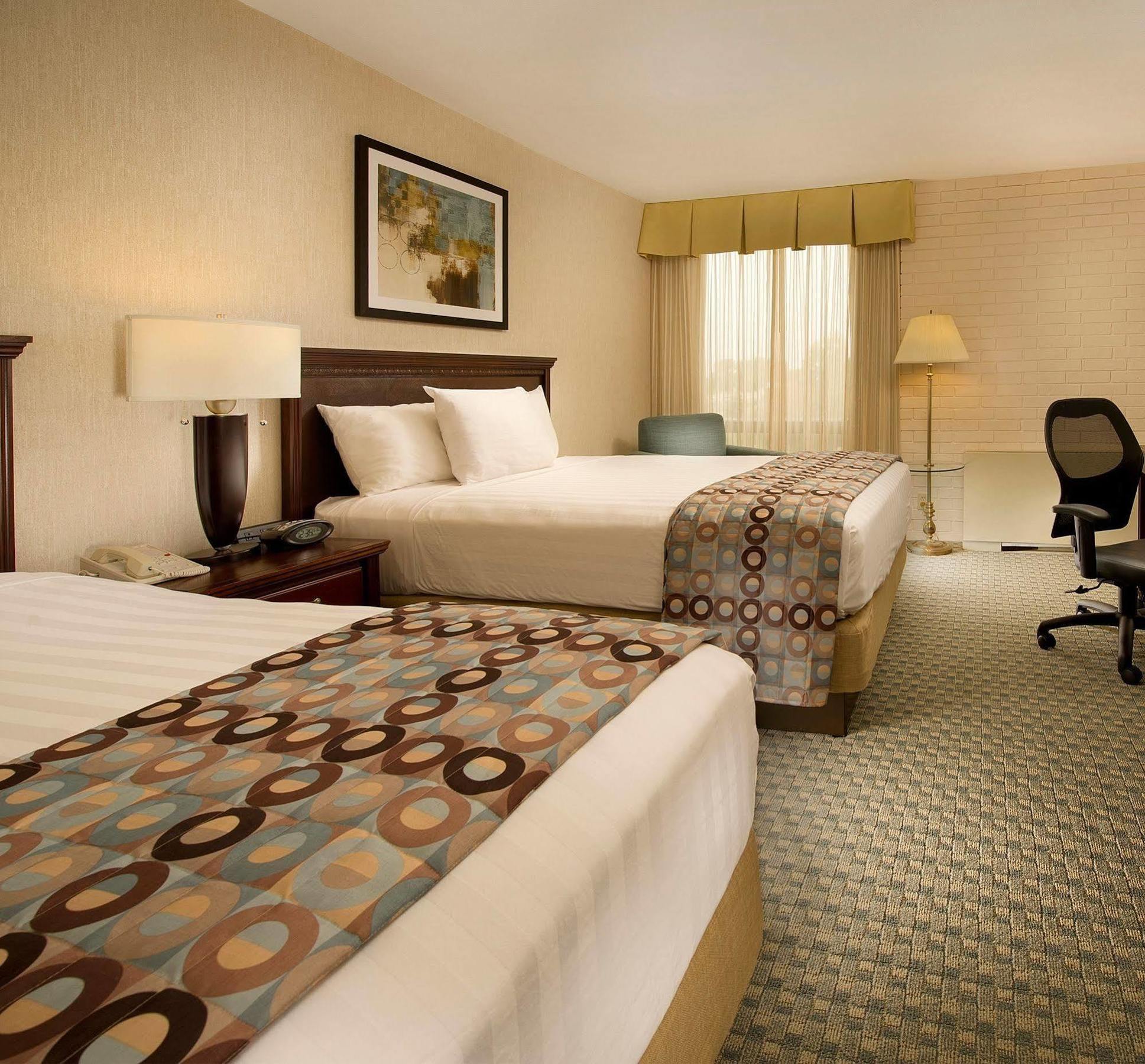 Hotel Drury & Stadium- 3*